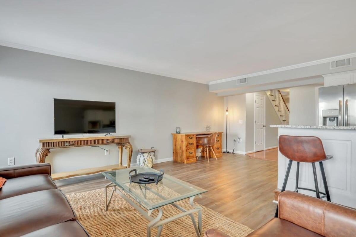 Eagle'S Nest - Spacious Loft Downtown - Near Gsu Стейтсборо Экстерьер фото