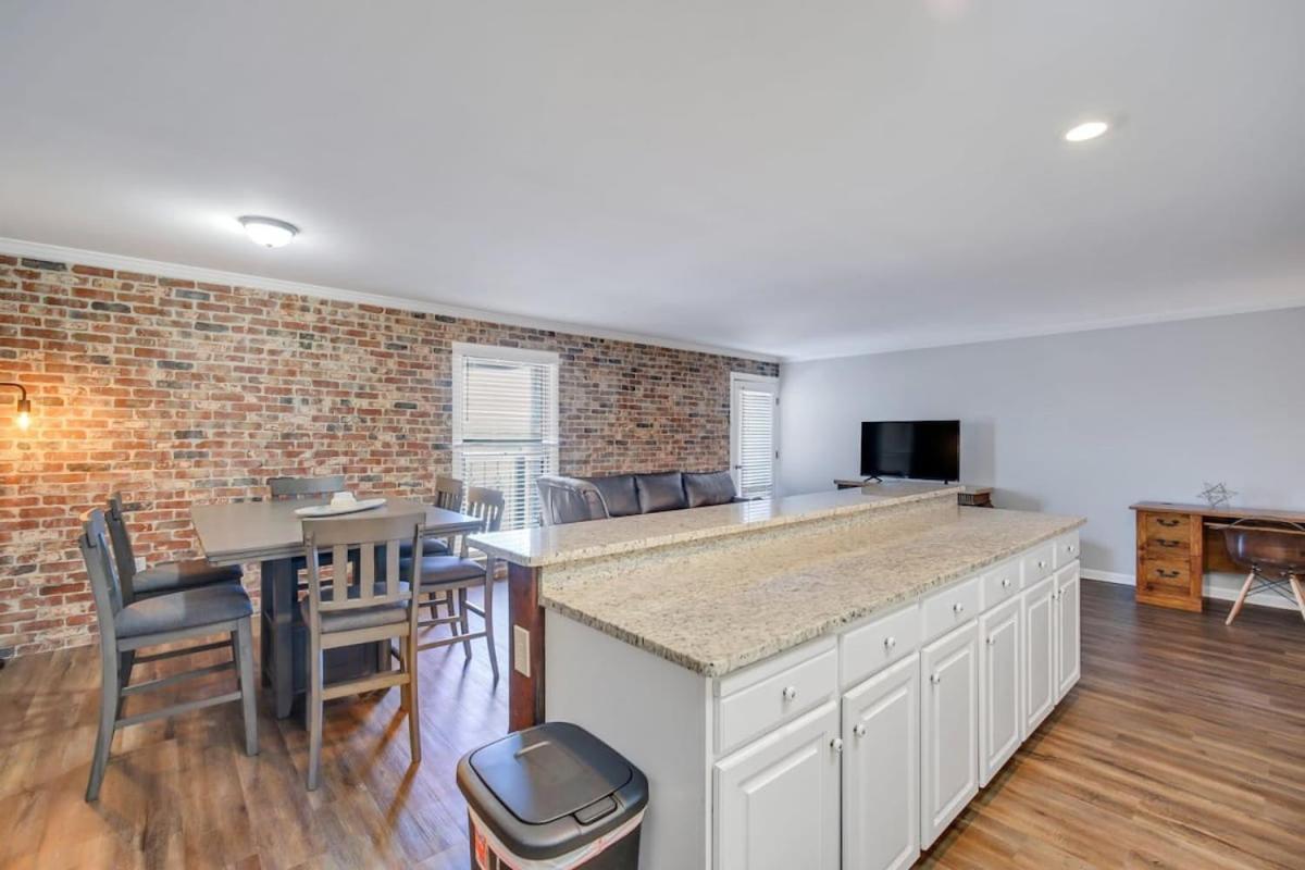 Eagle'S Nest - Spacious Loft Downtown - Near Gsu Стейтсборо Экстерьер фото