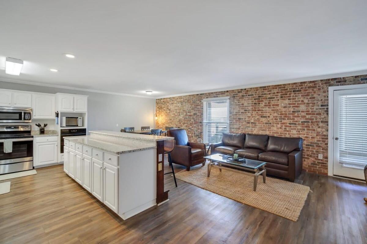 Eagle'S Nest - Spacious Loft Downtown - Near Gsu Стейтсборо Экстерьер фото