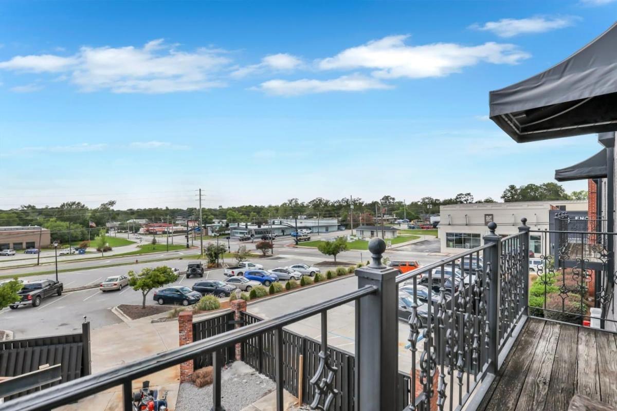 Eagle'S Nest - Spacious Loft Downtown - Near Gsu Стейтсборо Экстерьер фото